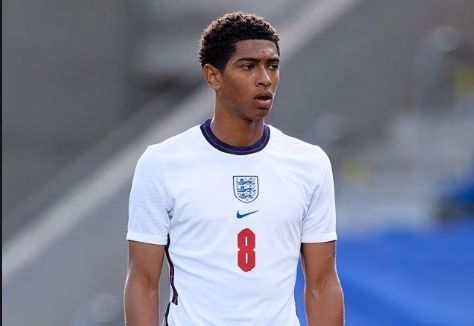 三人前插的 三人前插的